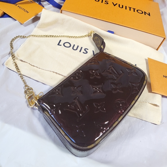 Sold- Brand new authentic Louis Vuitton Mini Pochette Vernis - Picture 13 of 16